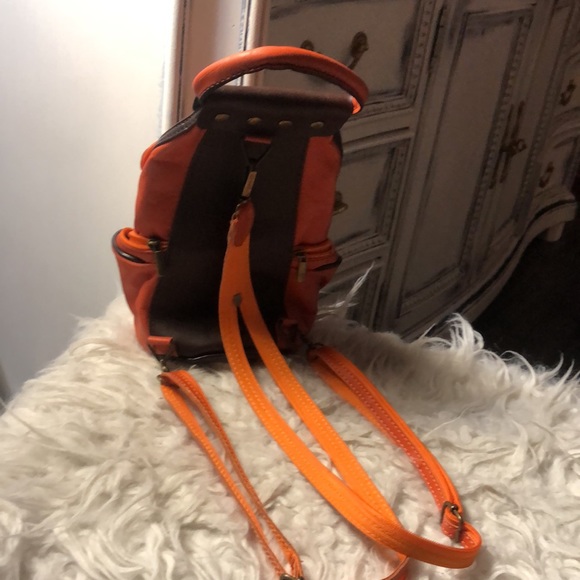 Backpack - Picture 3 of 3